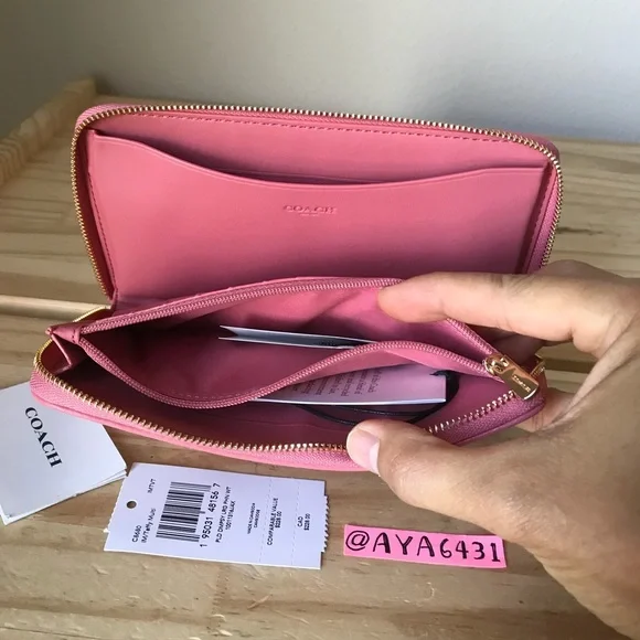 Coach wallet๐๐ - Picture 5 of 8